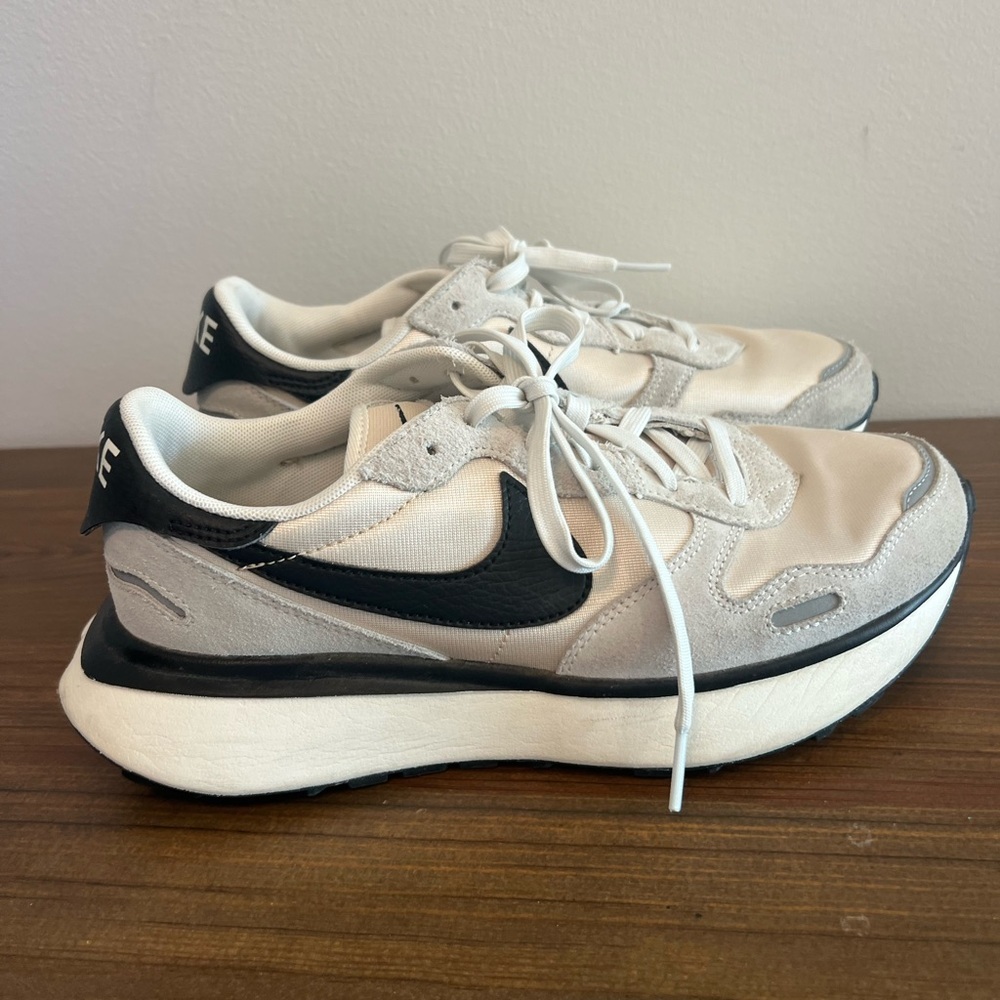 Nike Phoenix Waffle Tennis Shoe Women’s 9